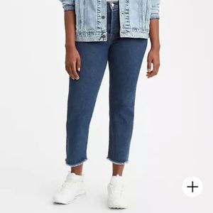 Levi’s Wedgie Fit Straight Jeans in Medium Wash